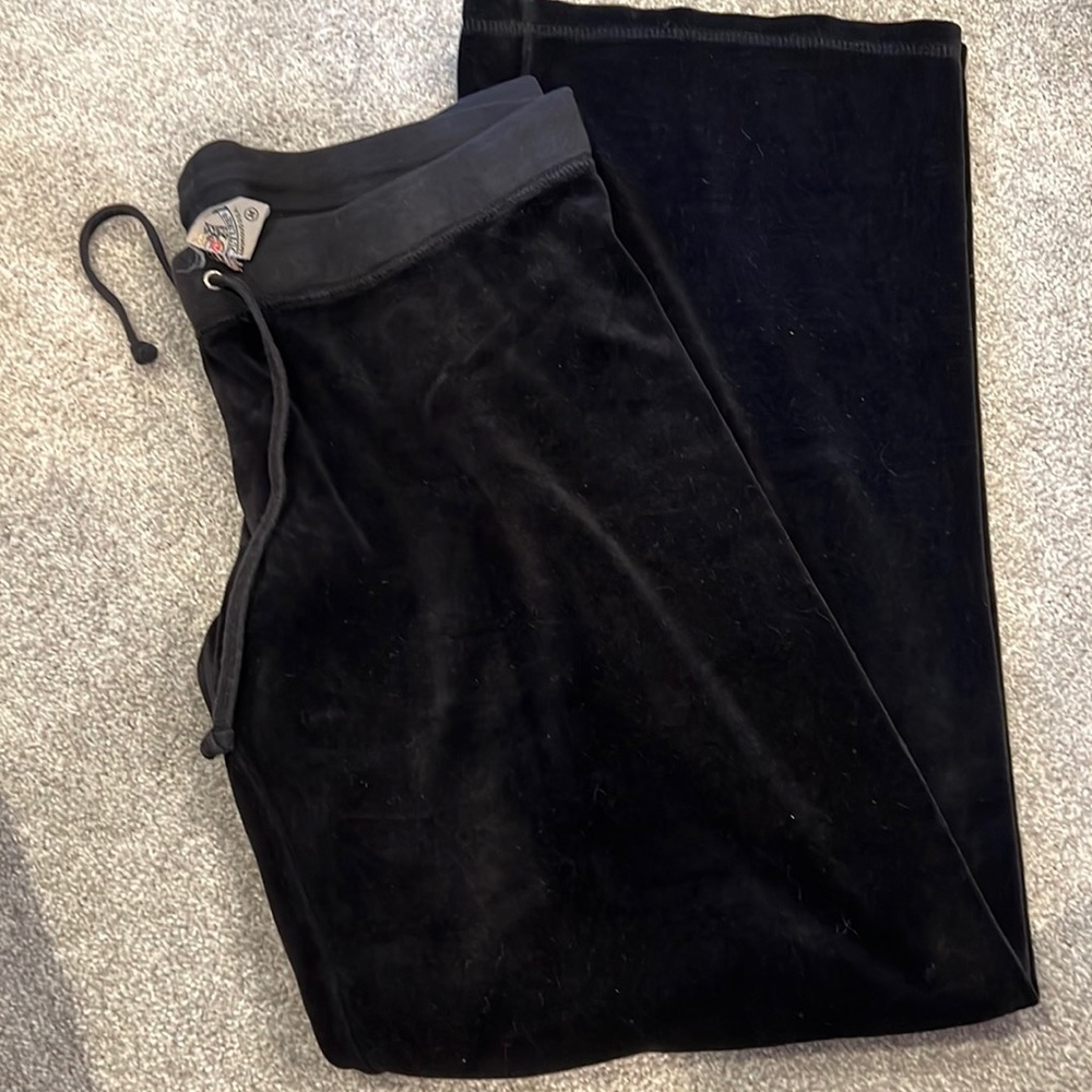 Juicy couture black velour pants with rose design on back medium